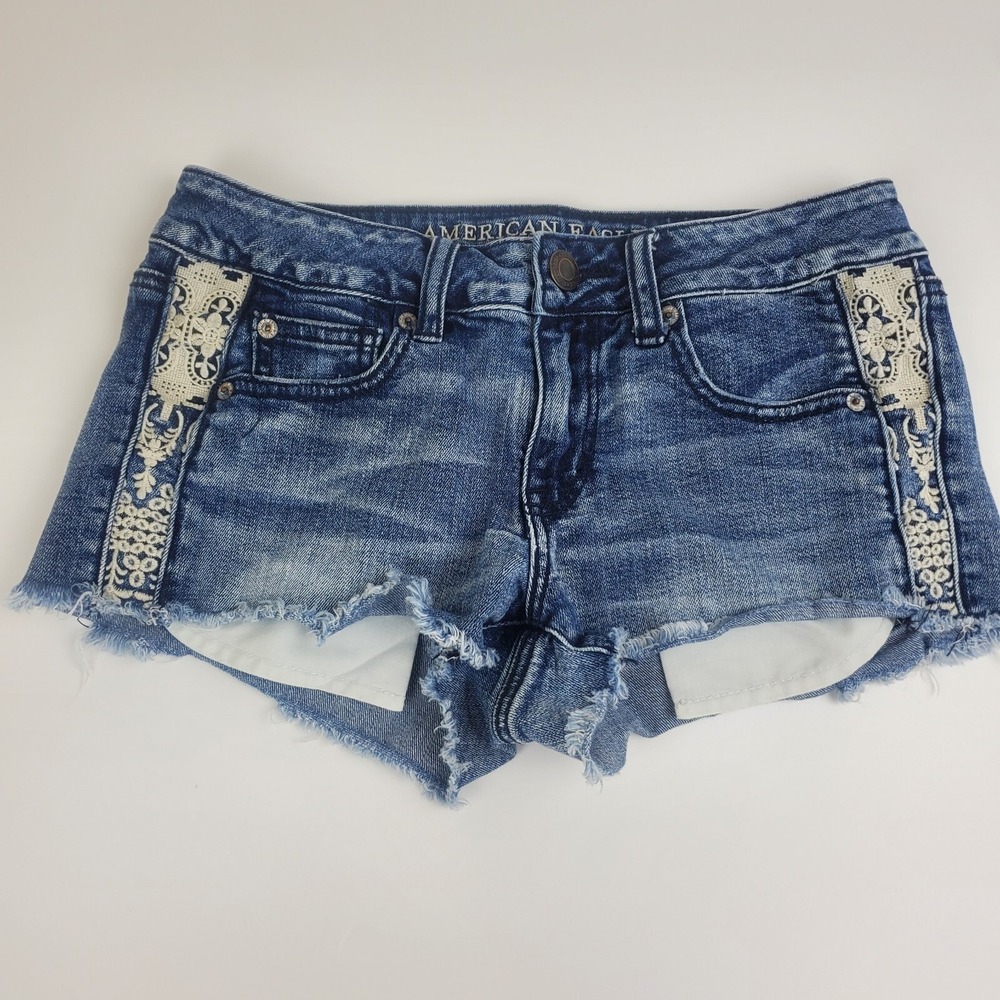 American Eagle Women's Sz 4 Stretch Shortie Booty Shorts W/ Crochet Lace Detail